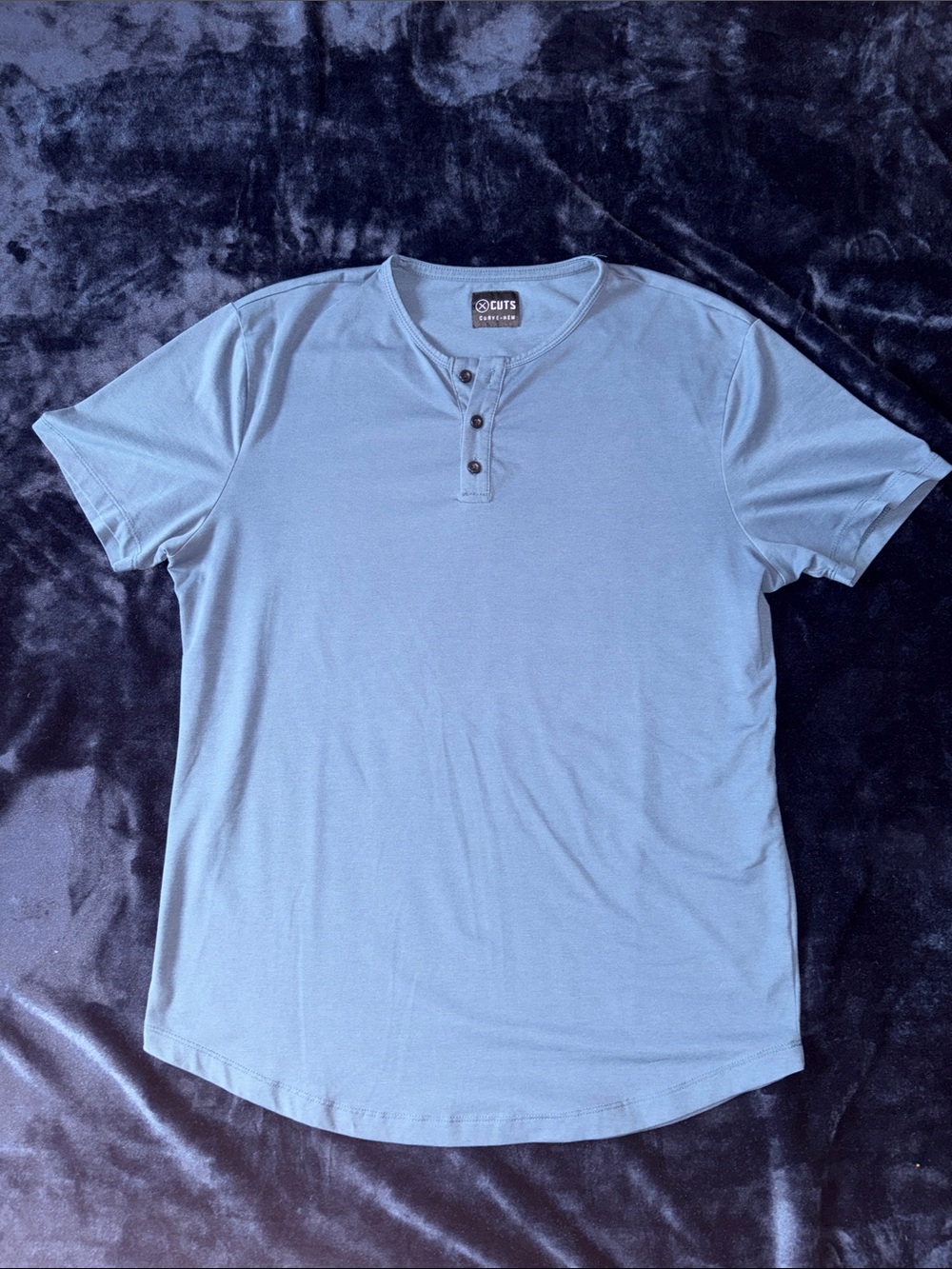 Cuts Clothing Men's Blue Henley Short Sleeve Shirt